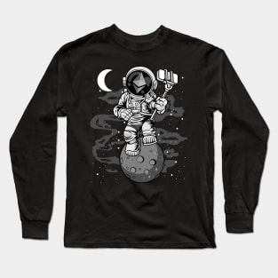 Astronaut Selfie Ethereum Crypto ETH Coin To The Moon Crypto Token Cryptocurrency Wallet Birthday Gift For Men Women Kids Long Sleeve T-Shirt